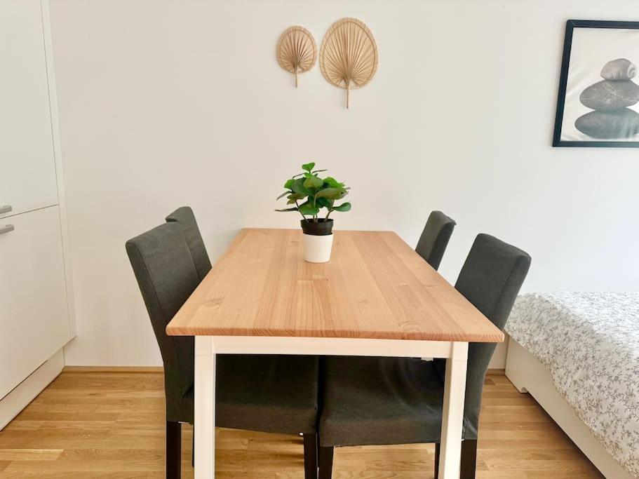 Rooftop Apartment With Balcony & Free Parking Vienna Exterior photo